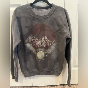 Graphic Mountain Sweatshirt